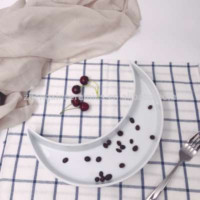 Wholesale restaurant party home food candy nut fruit snack dessert moon shape ceramic dish tray